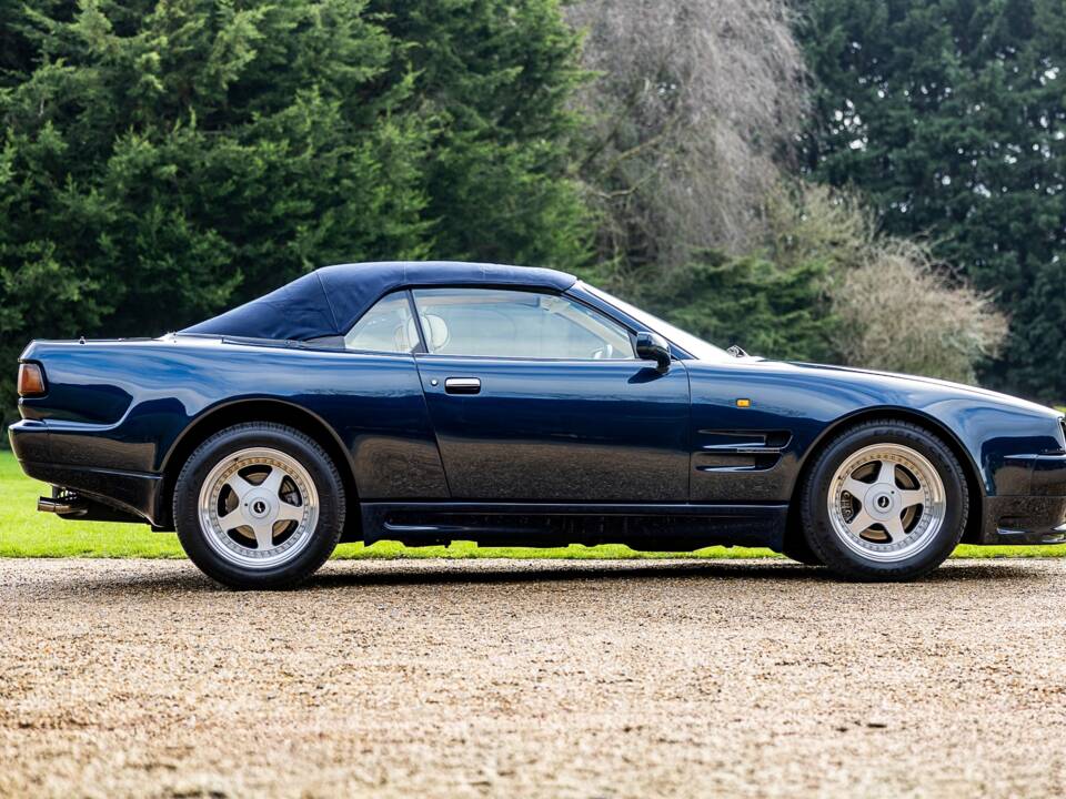 Image 3/50 of Aston Martin Virage Volante (1997)