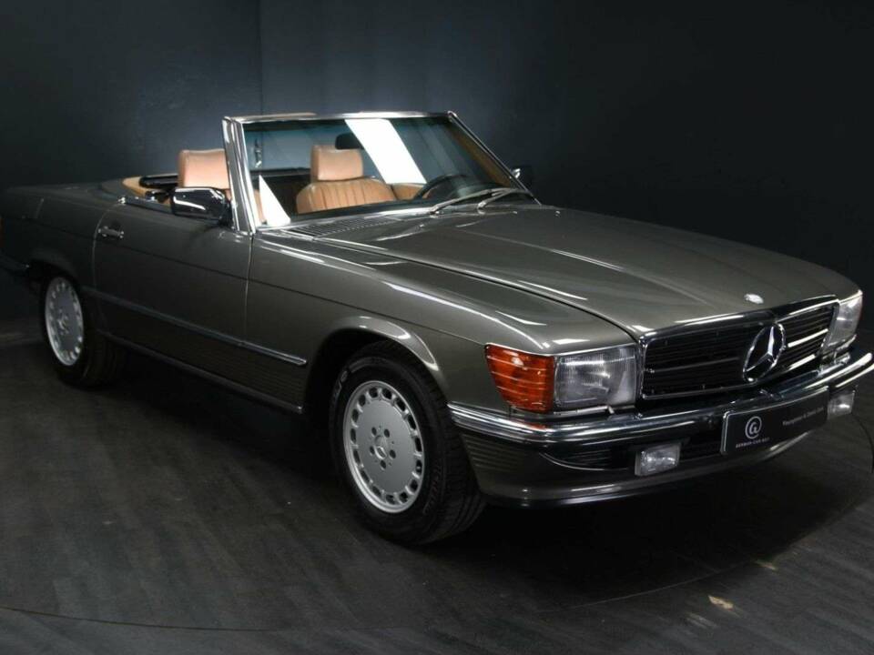 Image 7/50 de Mercedes-Benz 420 SL (1987)