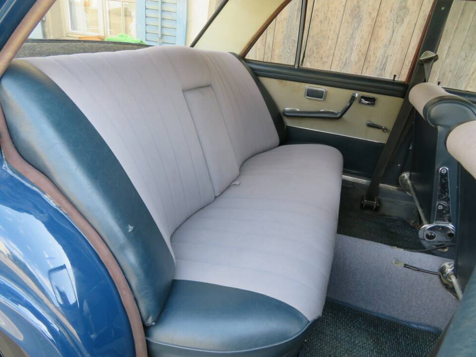 Image 9/17 de Mercedes-Benz 250 SE (1966)