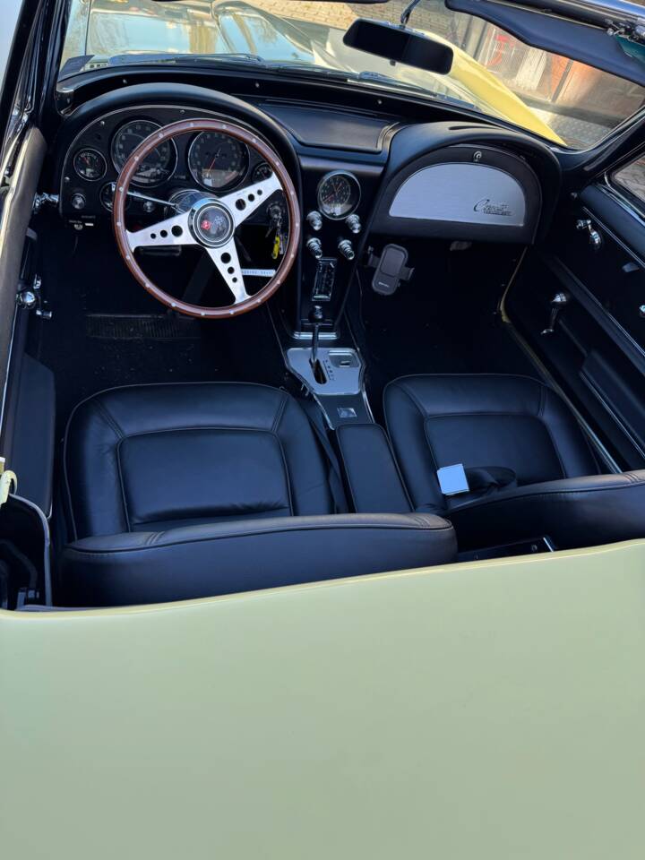 Bild 7/9 von Chevrolet Corvette Sting Ray Convertible (1965)
