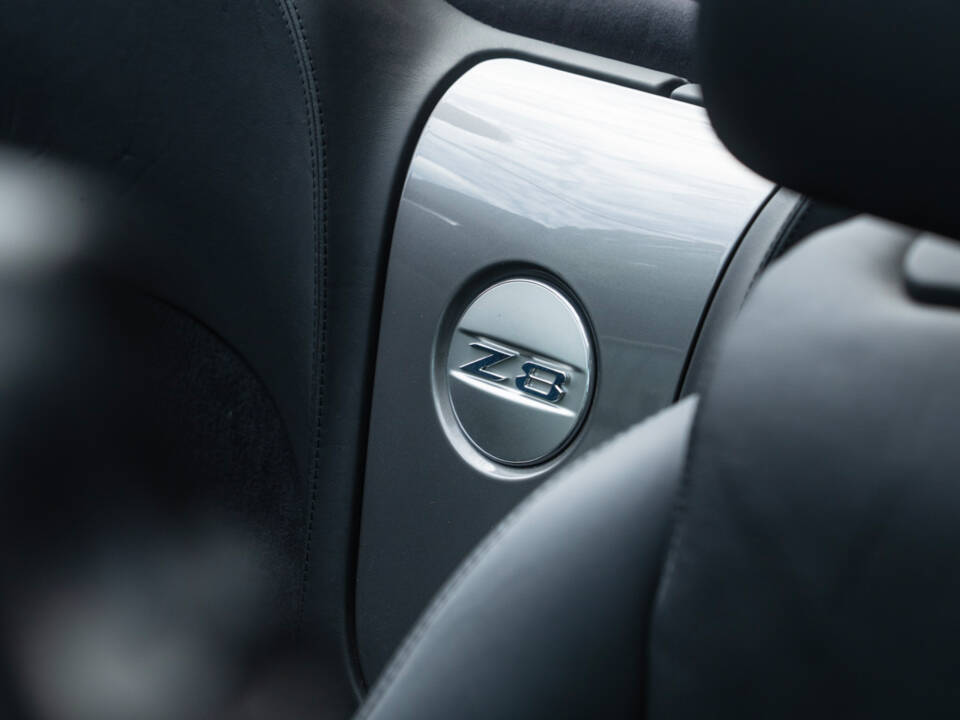Image 18/53 of BMW Z8 (2001)