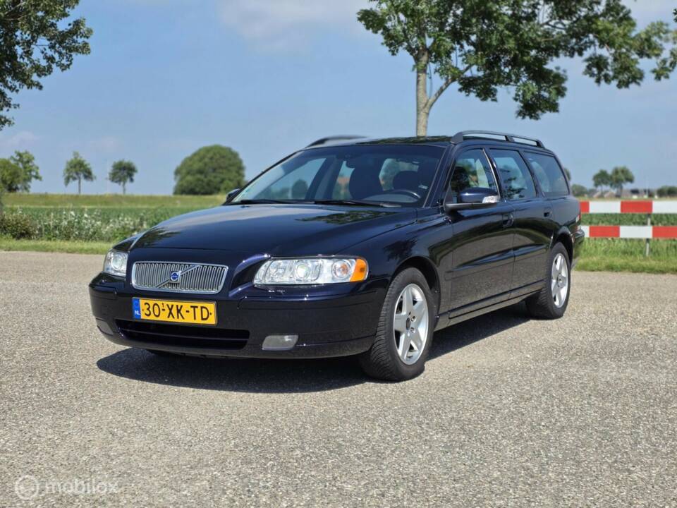 Image 4/29 de Volvo V 70 2.4 (2007)