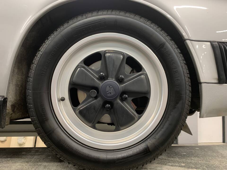 Image 55/132 of Porsche 911 Speedster 3.2 (1989)