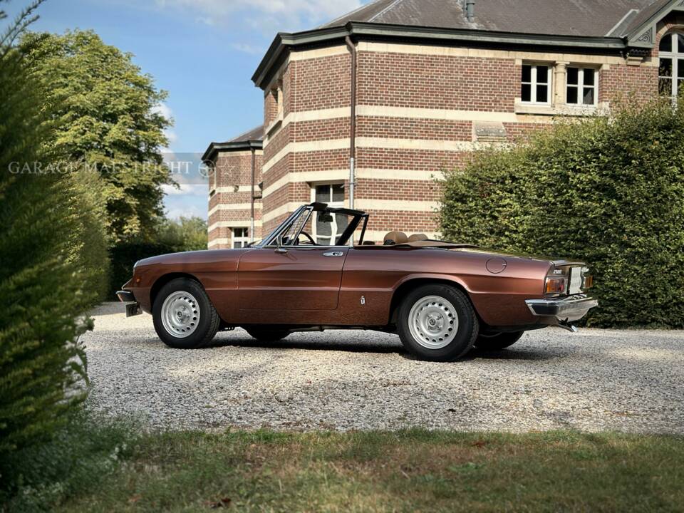 Image 3/100 of Alfa Romeo 2000 Spider Veloce (1980)