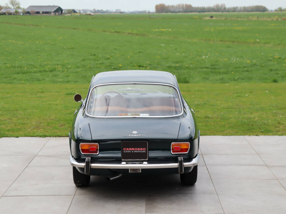 Image 6/50 of Alfa Romeo 1750 GT Veloce (1971)