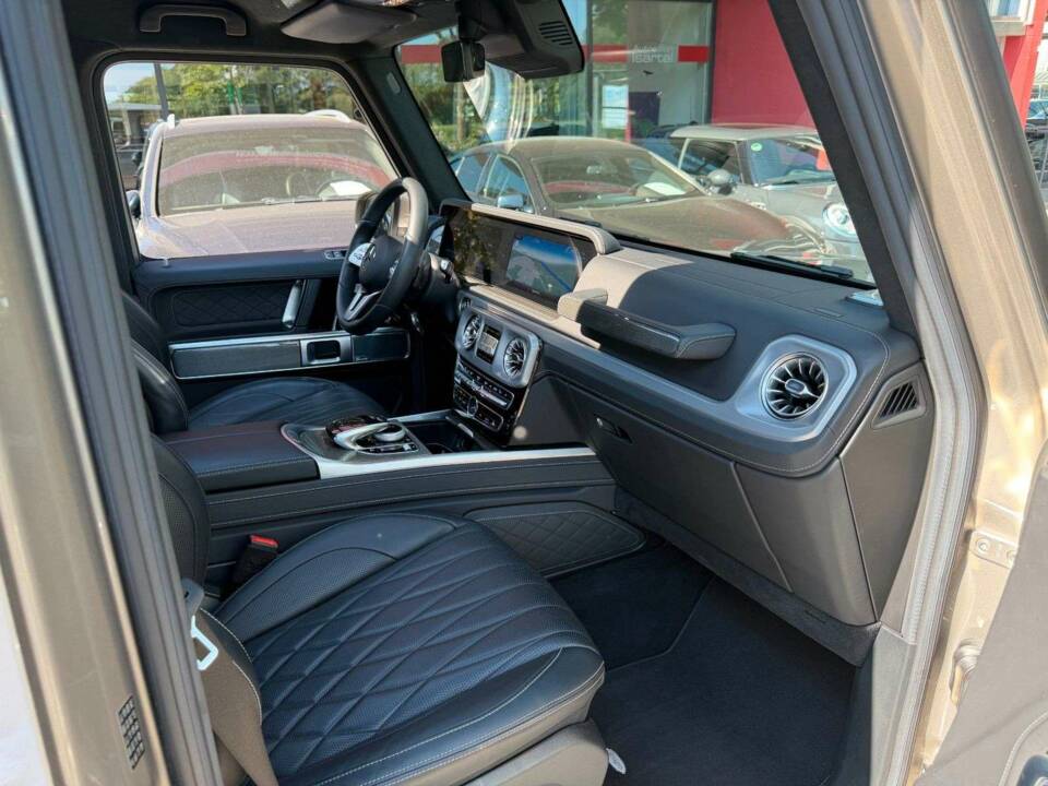 Image 26/28 de Mercedes-Benz G 500 (LWB) (2019)