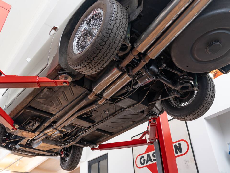 Bild 35/36 von Aston Martin DB 6 Vantage (1966)