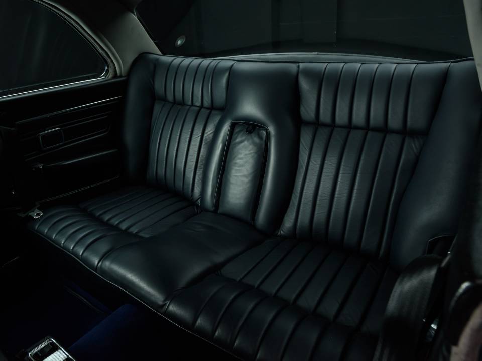 Image 12/14 de Daimler Sovereign 4.2 (1975)