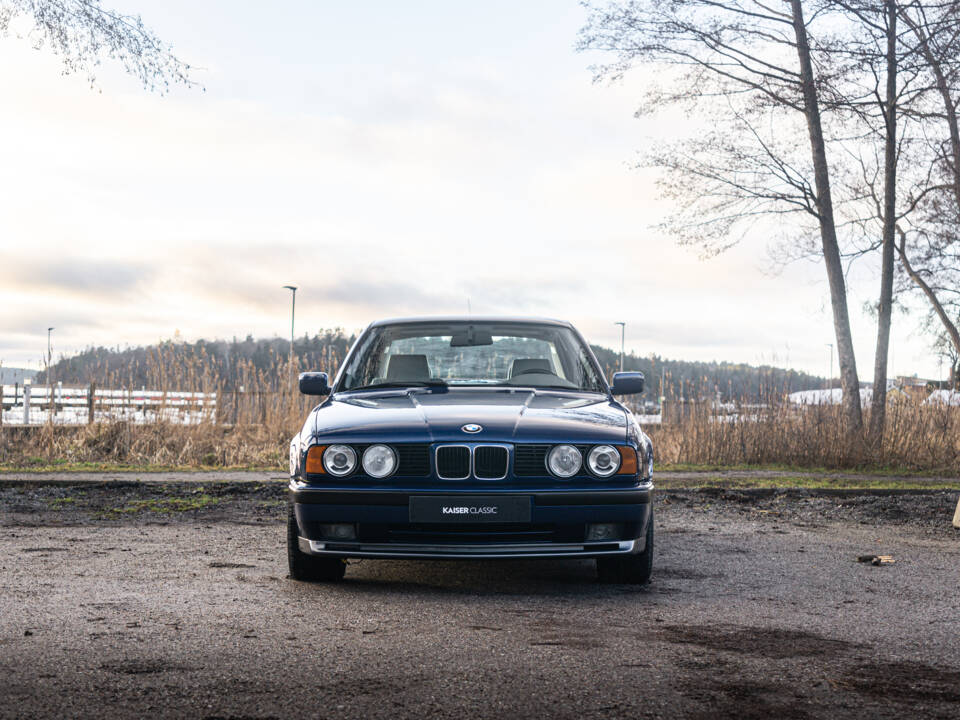 Immagine 3/13 di BMW M5 (1992)