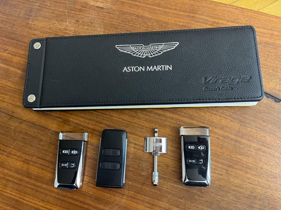 Immagine 59/80 di Aston Martin Virage (2011)