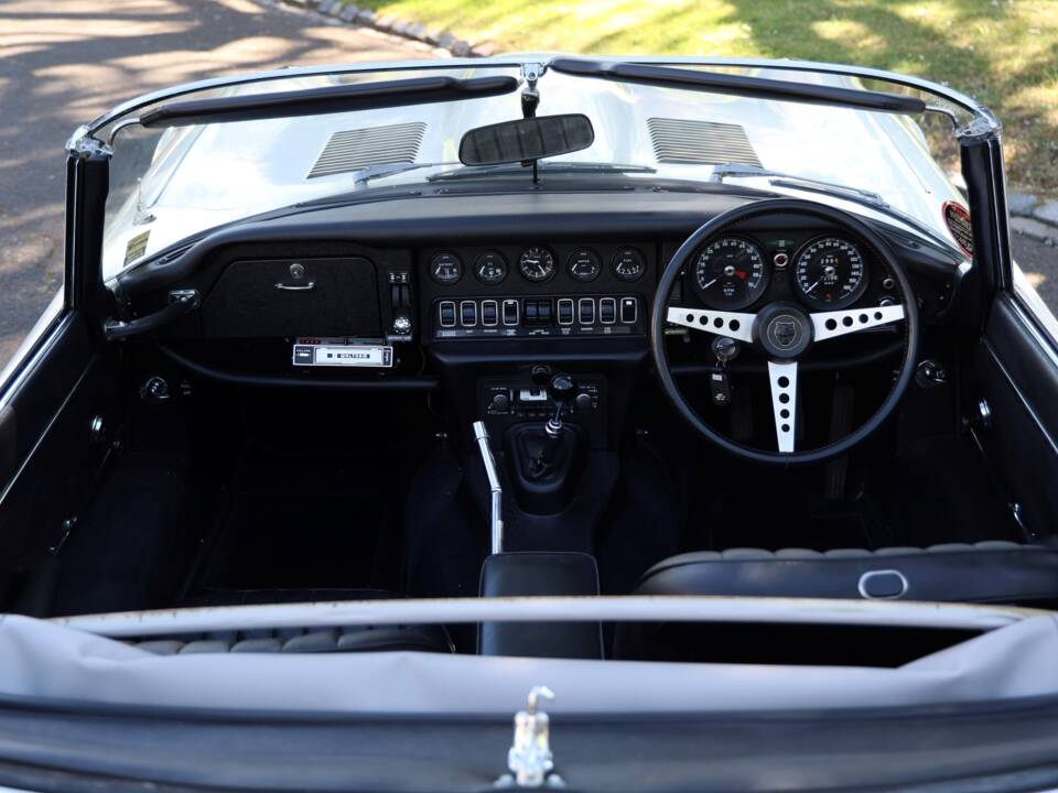 Image 4/50 de Jaguar Type E V12 (1972)