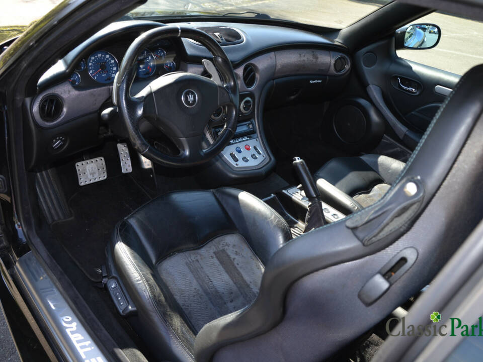 Bild 18/50 von Maserati GranSport 4.2 (2006)