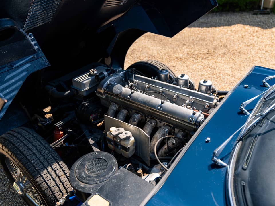 Image 48/86 de Jaguar E-Type (1967)