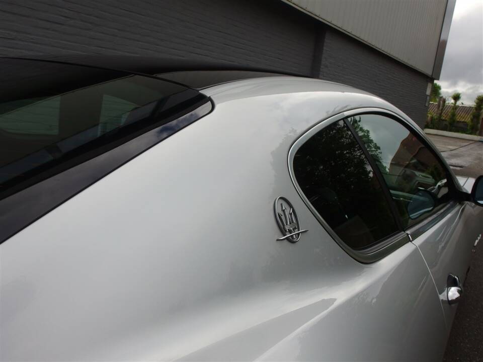 Image 25/98 de Maserati GranTurismo 4.2 (2009)