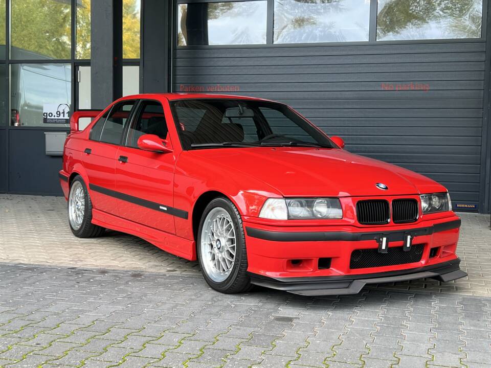 Bild 2/37 von BMW 318is &quot;Class II&quot; (1994)