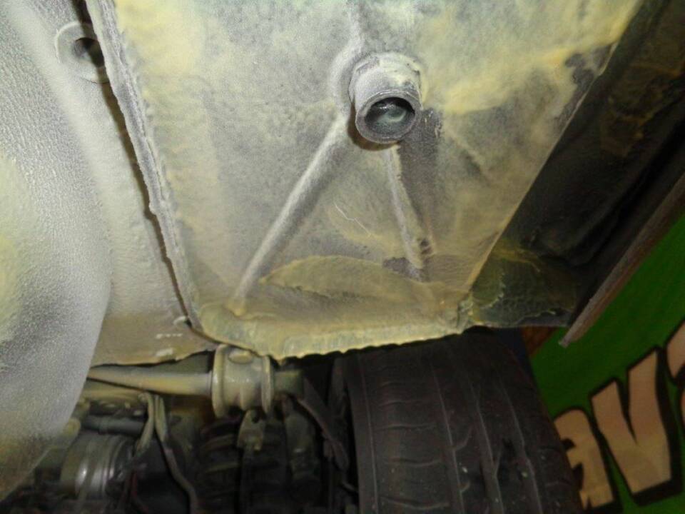 Immagine 49/56 di Mercedes-Benz 500 SL (1985)