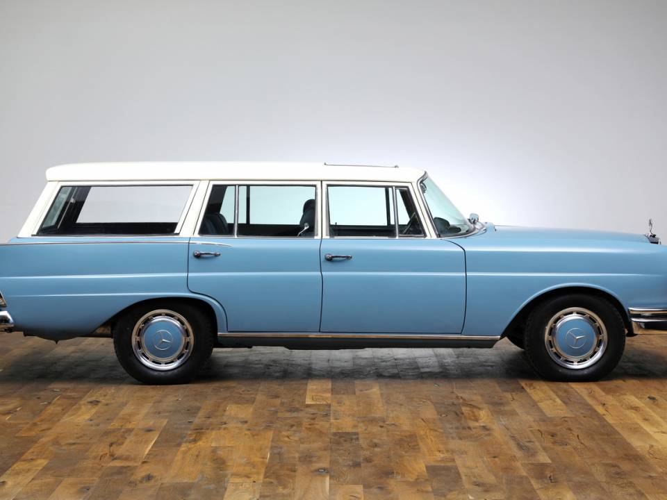 Bild 4/35 von Mercedes-Benz 230 S Universal (1968)