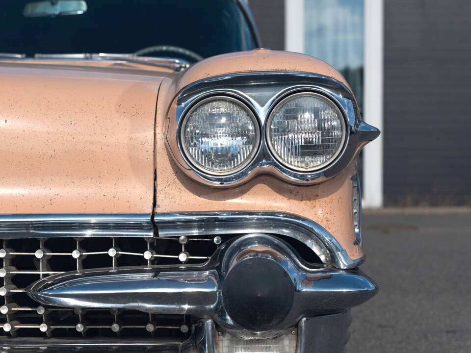 Image 40/141 of Cadillac 62 Sedan DeVille (1958)