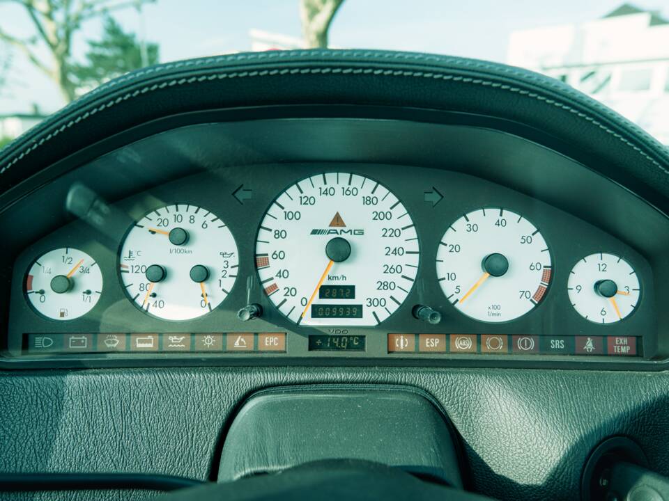 Image 25/30 of Mercedes-Benz SL 600 6.0 AMG (1996)
