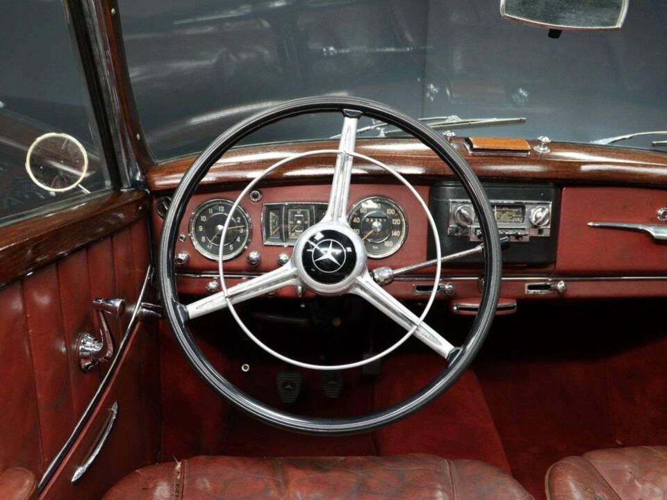 Immagine 15/30 di Mercedes-Benz 220 Cabriolet A (1955)