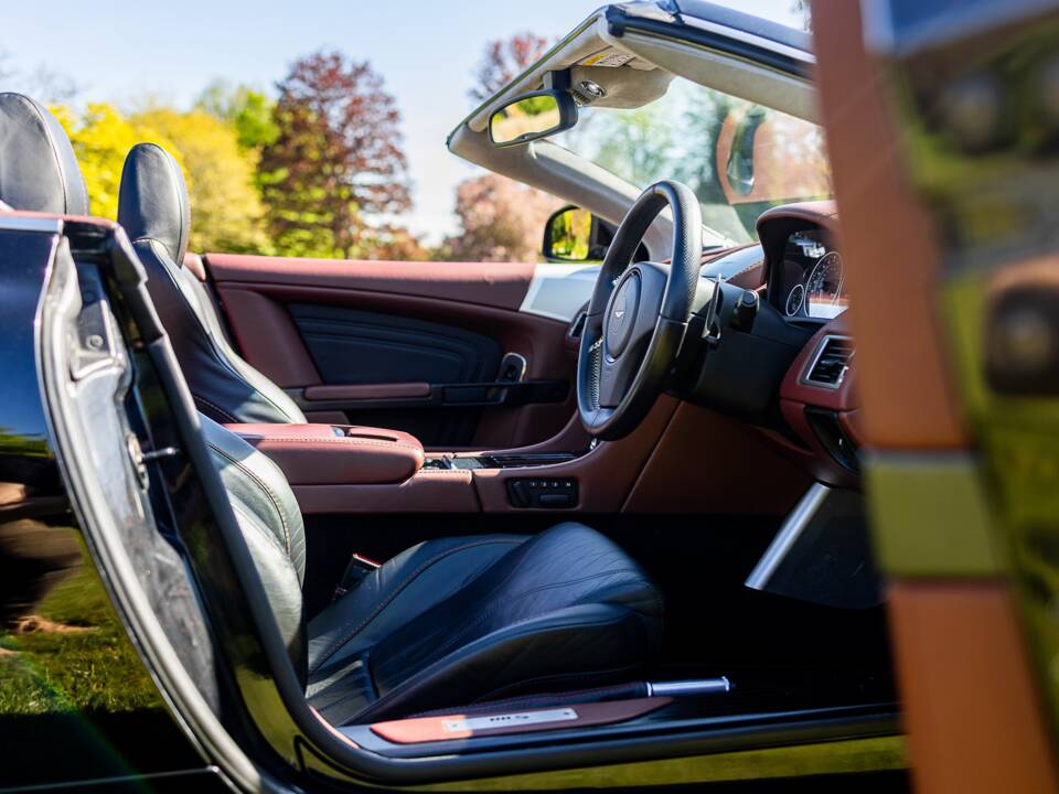 Afbeelding 45/50 van Aston Martin DBS Volante (2011)