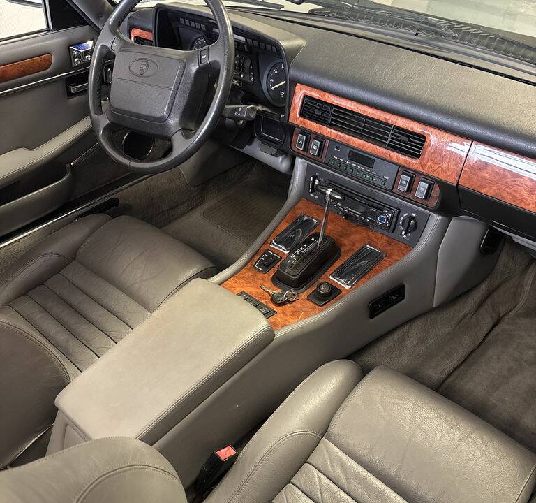 Image 6/8 of Jaguar XJ-S H.E. (1990)