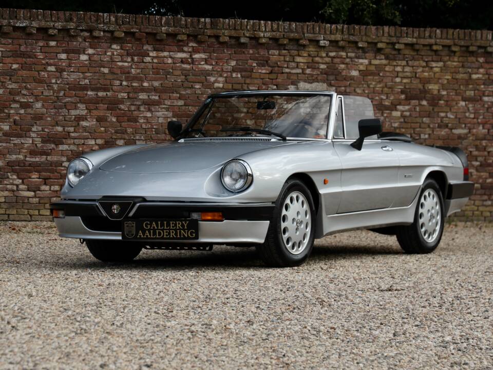 Image 19/50 de Alfa Romeo 2.0 Spider QV (1988)