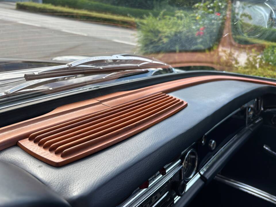 Imagen 27/53 de Mercedes-Benz 230 SL (1965)