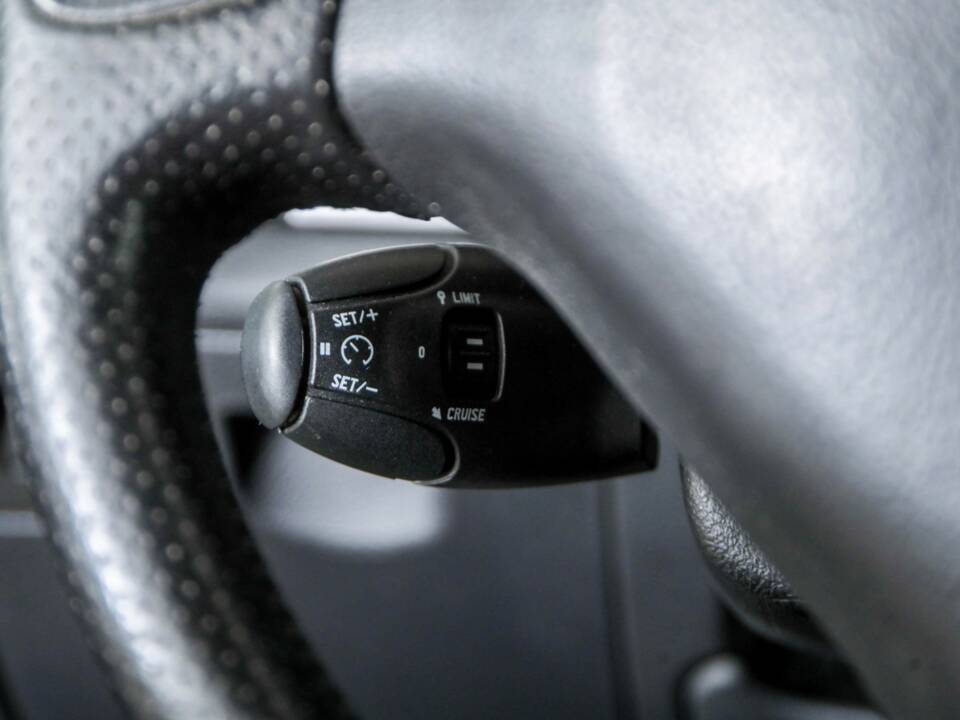 Bild 36/45 von Peugeot 407 3.0i V6 (2006)