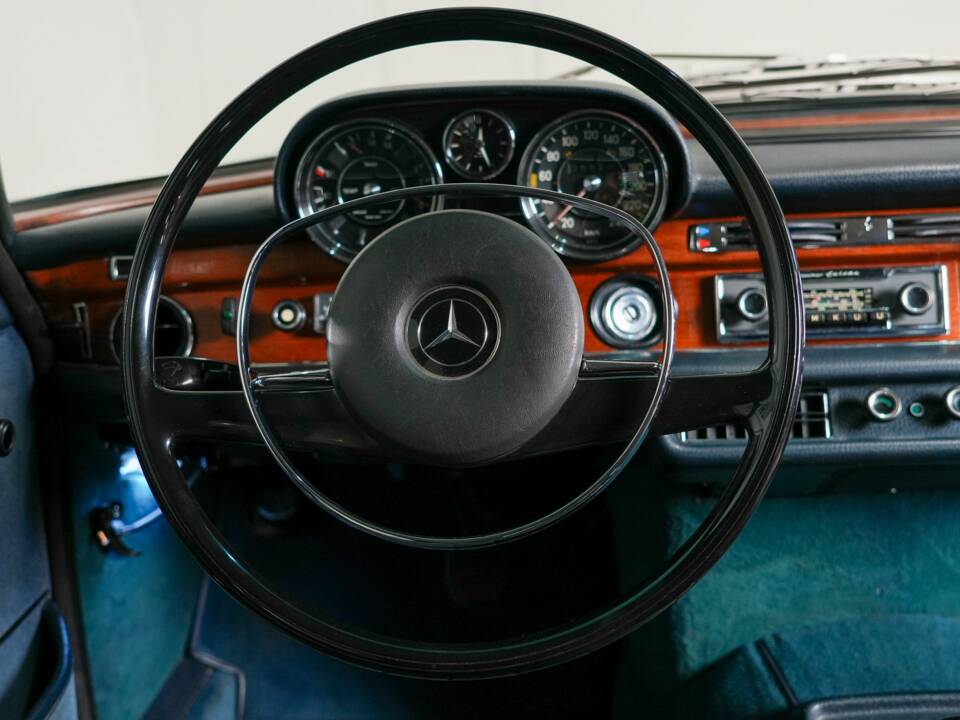 Bild 19/35 von Mercedes-Benz 280 SEL 3,5 (1972)