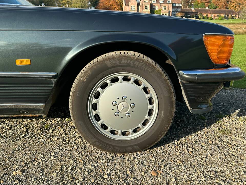 Image 20/71 of Mercedes-Benz 420 SL (1988)