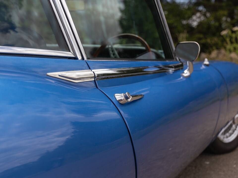 Image 14/50 of Jaguar E-Type (2+2) (1968)