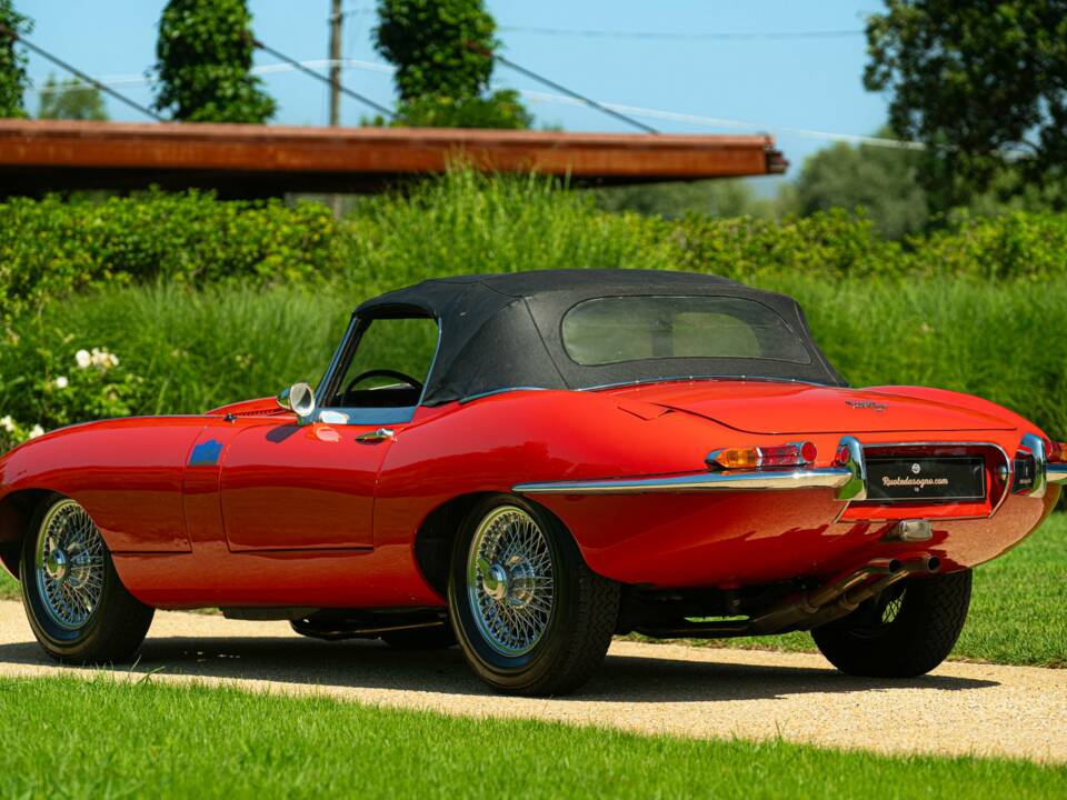 Bild 6/50 von Jaguar E-Type 4.2 (1966)