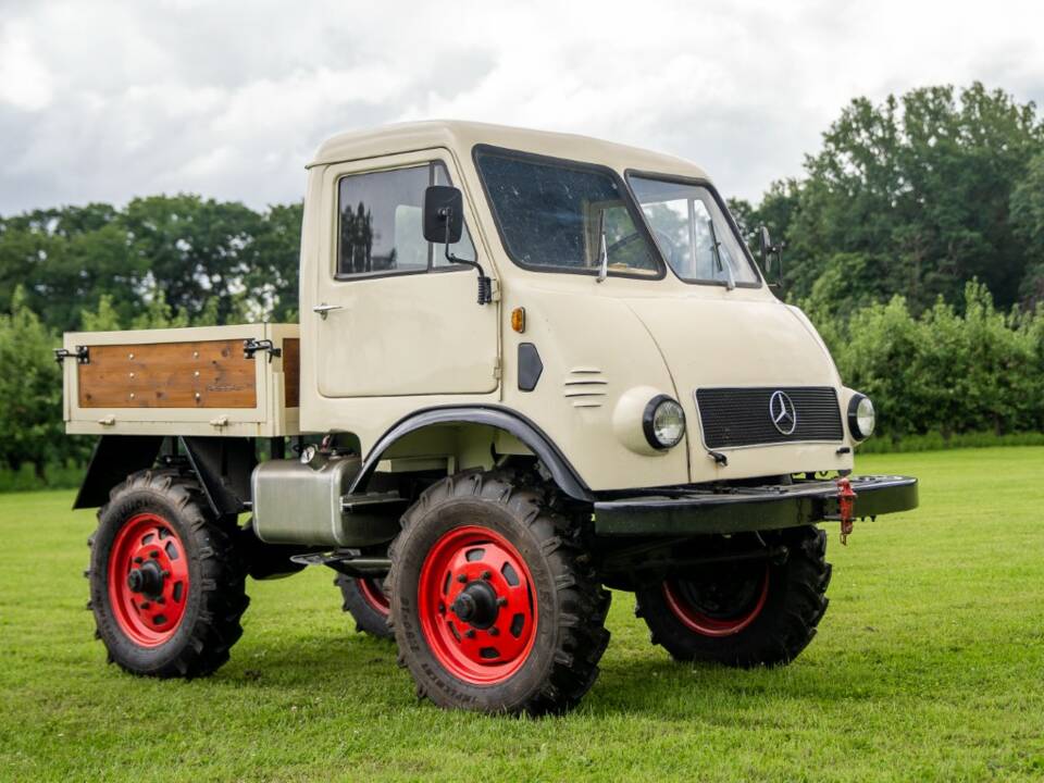 Image 3/15 of Mercedes-Benz Unimog 401 (1955)