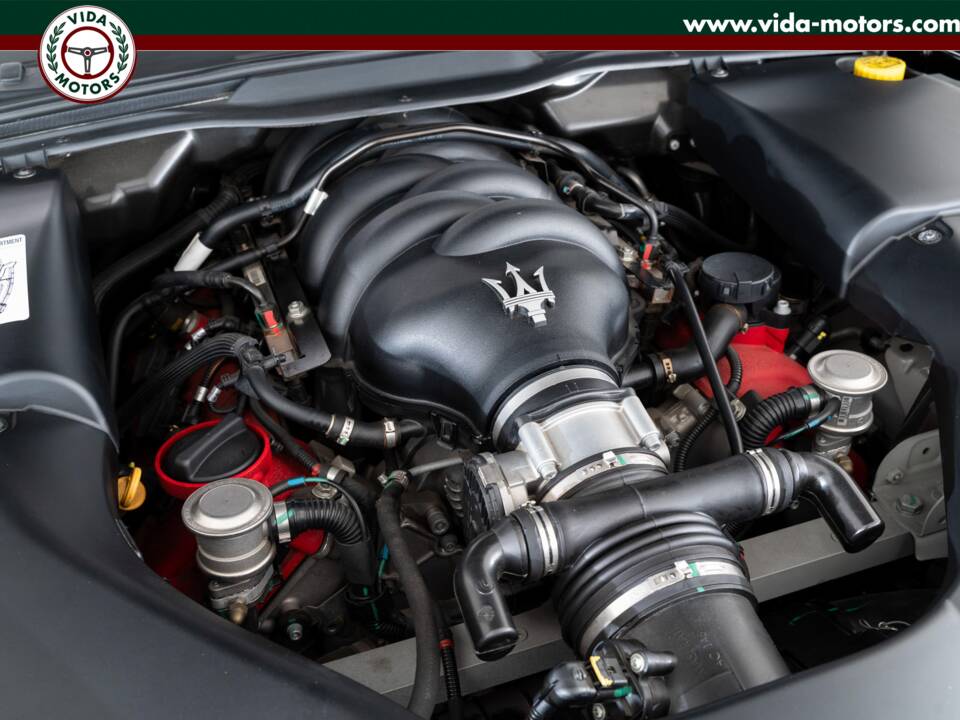 Image 10/15 of Maserati GranTurismo S (2012)