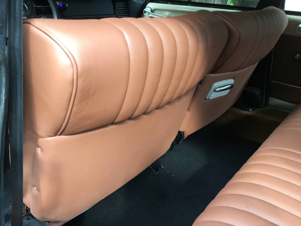 Image 71/82 de Citroën DS 20 (1974)