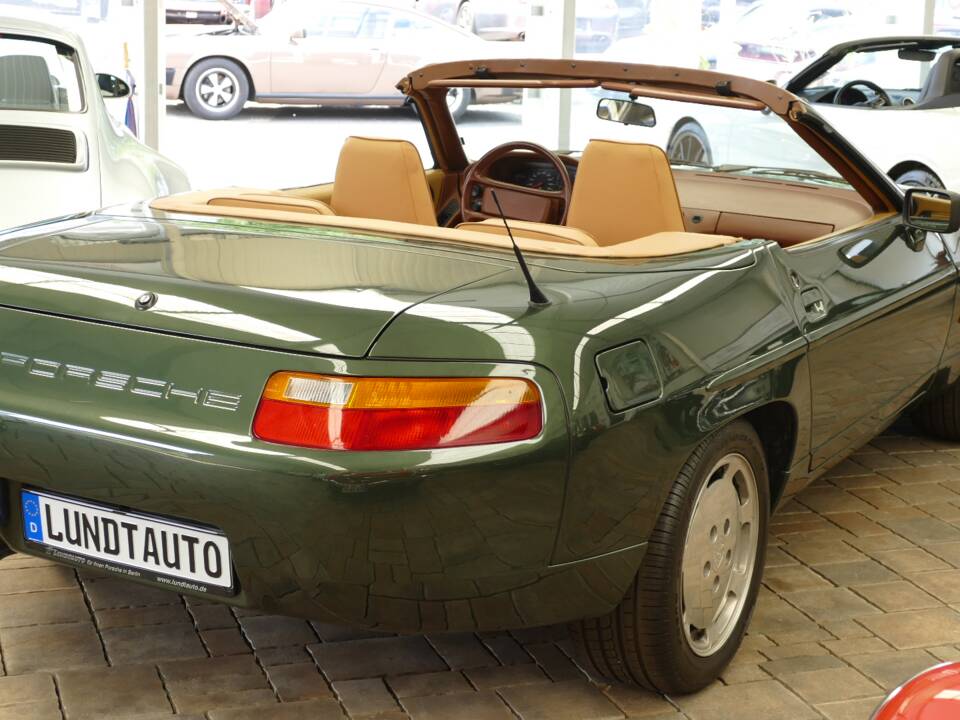 Bild 10/23 von Porsche 928 S4 (1989)