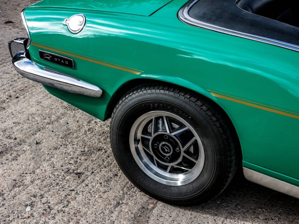 Image 18/38 of Triumph Stag (1977)