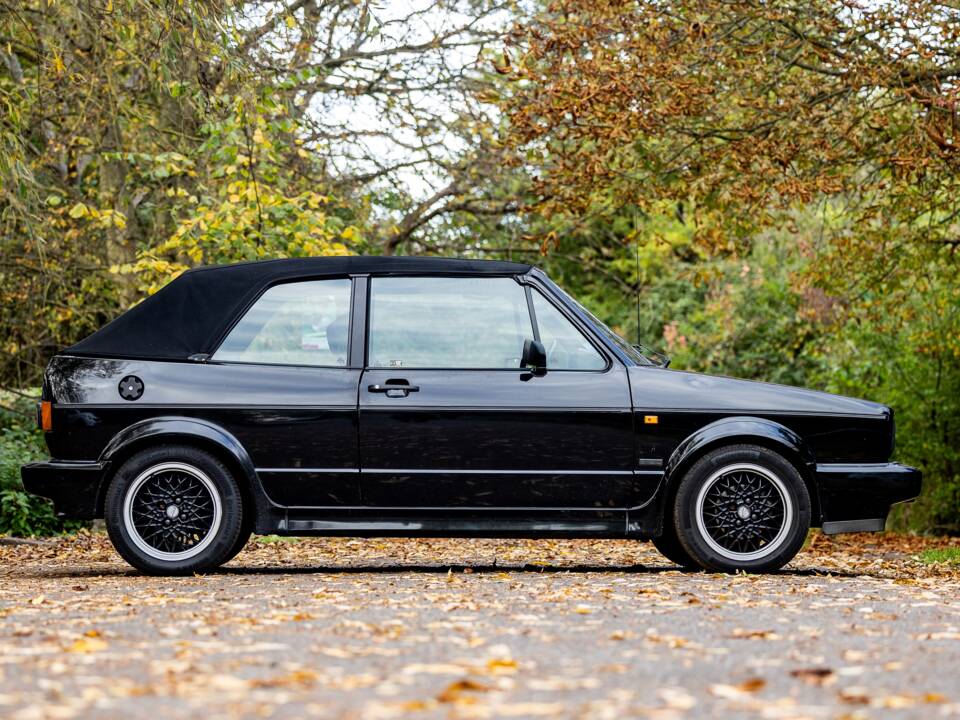 Afbeelding 2/46 van Volkswagen Golf I GTI 1.6 (1993)