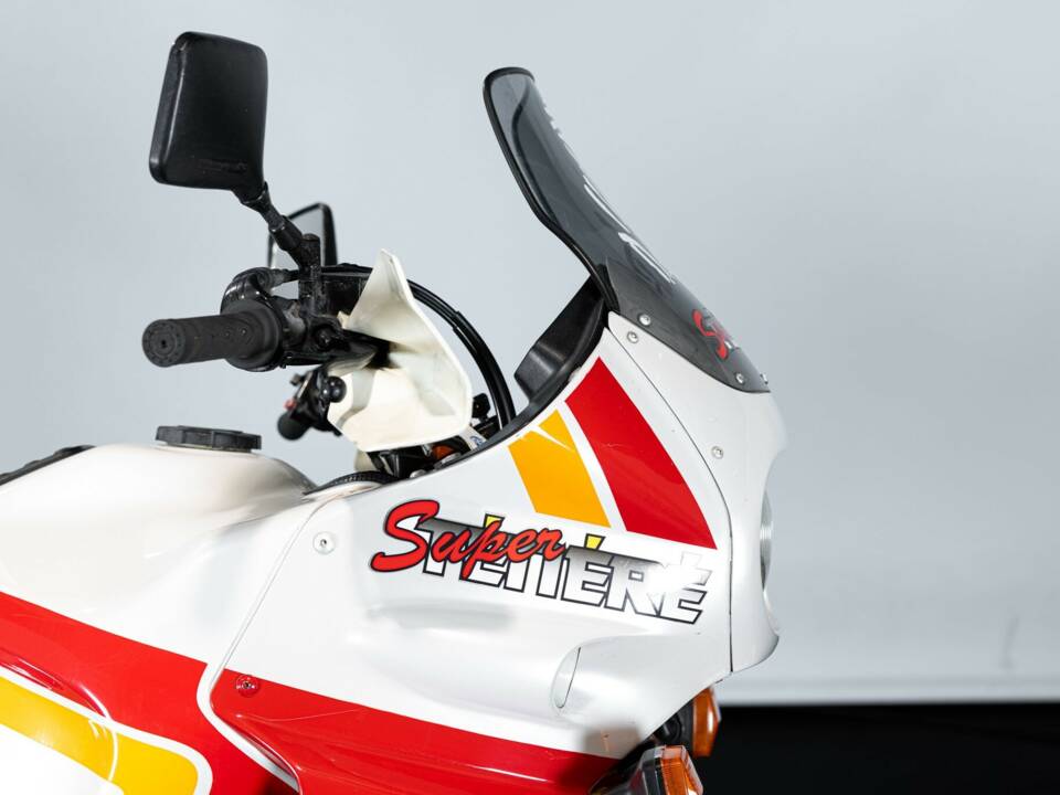 Image 23/35 of Yamaha DUMMY (1989)