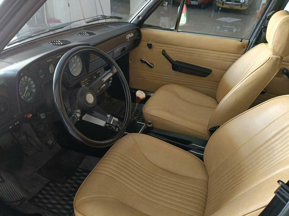 Image 22/50 de Alfa Romeo Alfetta 1.6 (1979)