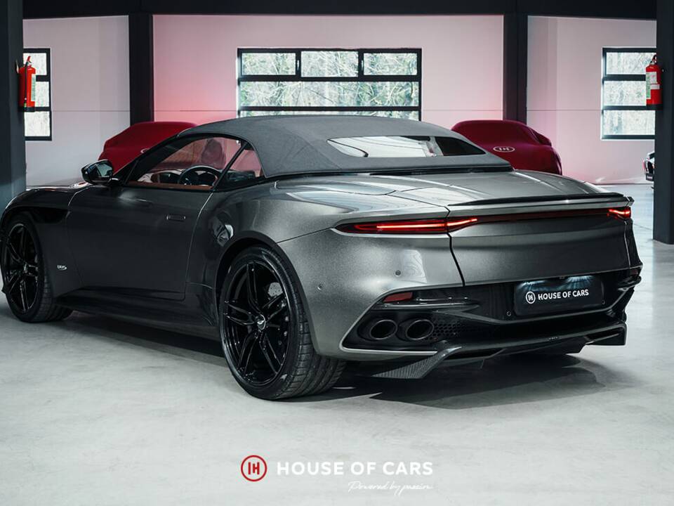 Image 9/25 of Aston Martin DBS Superleggera Volante (2020)