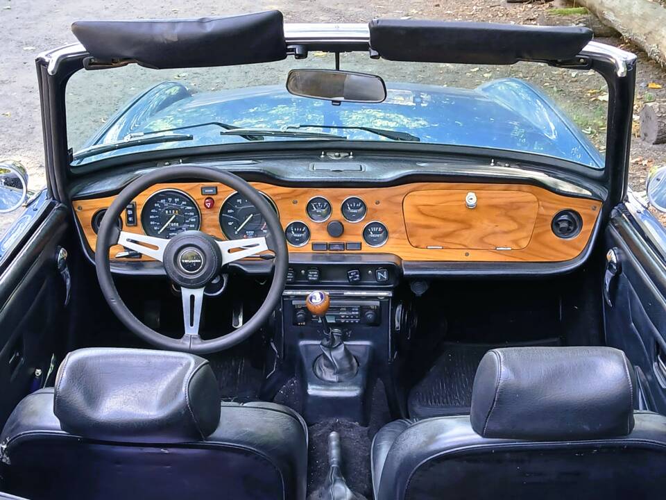 Image 48/51 of Triumph TR 6 (1975)