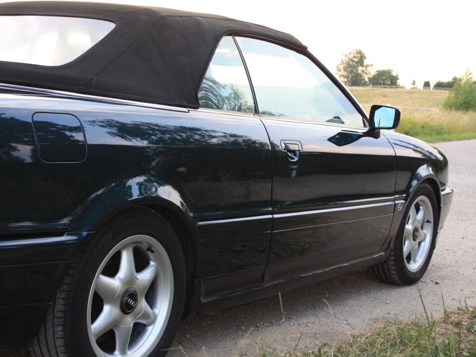 Bild 16/88 von Audi Cabriolet 2.6 (1995)