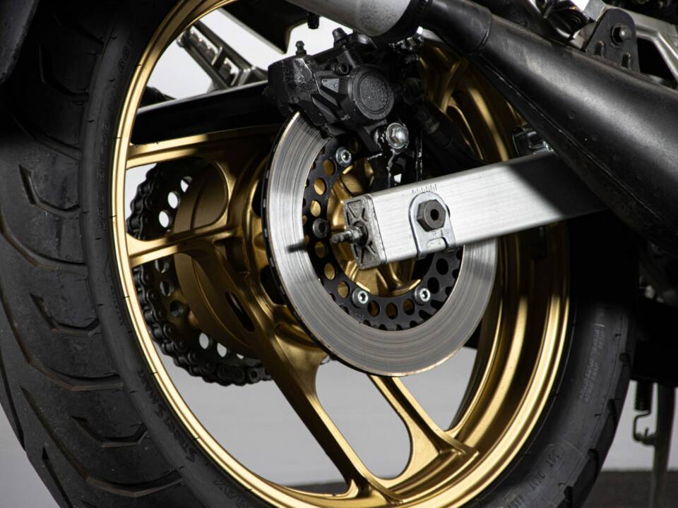 Immagine 15/50 di Yamaha RZV 500 R (1985)