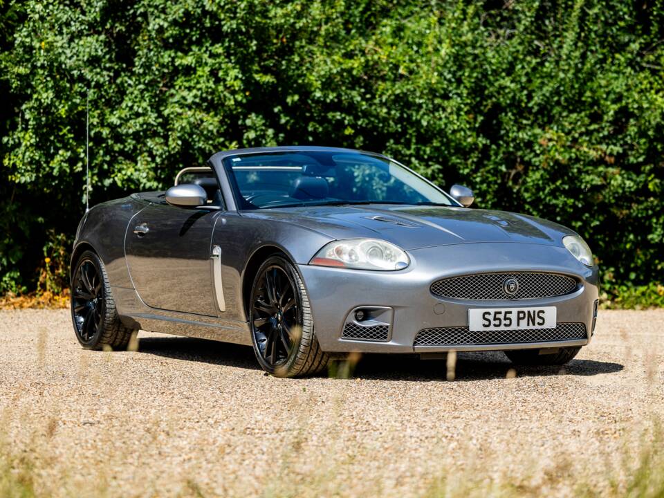 Image 19/50 de Jaguar XKR (2007)