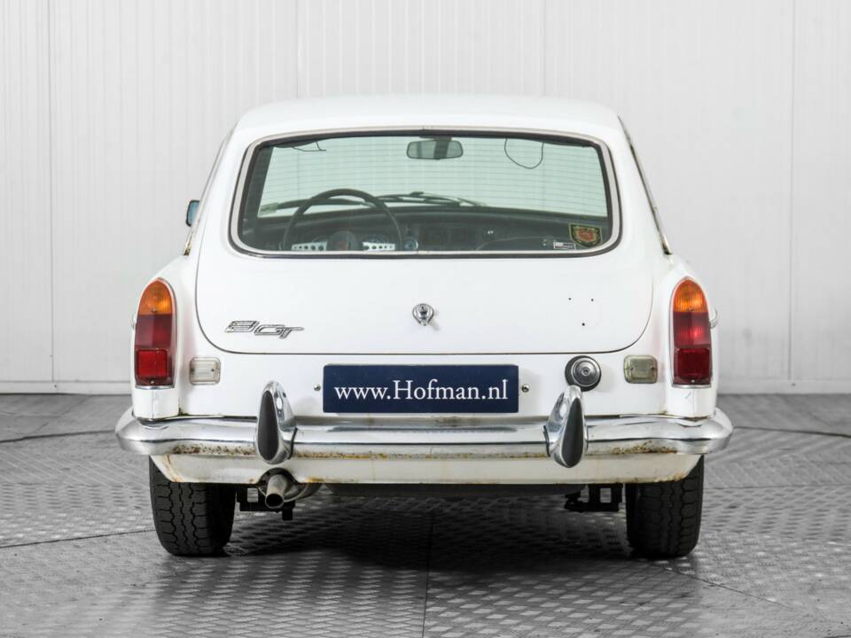 Afbeelding 14/50 van MG MGB GT (1972)