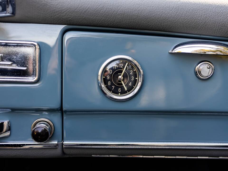 Image 53/56 of Mercedes-Benz 190 SL (1956)
