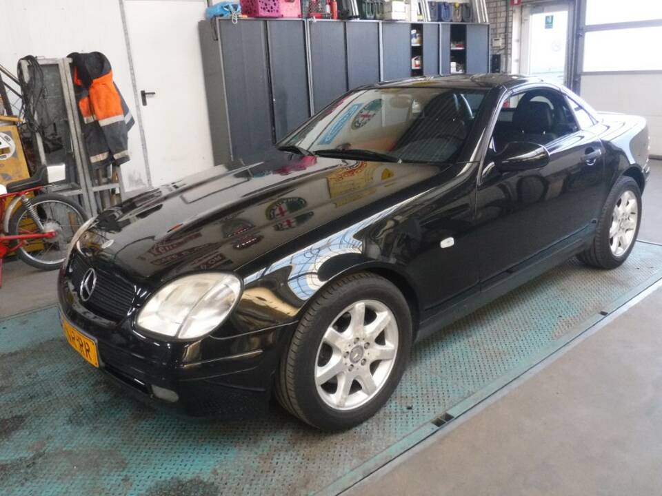 Image 2/42 de Mercedes-Benz SLK 200 (1999)