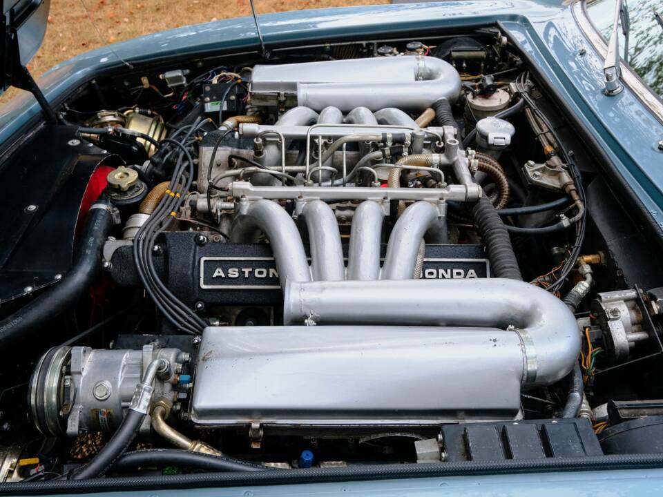 Image 14/16 de Aston Martin DBS V8 (1970)